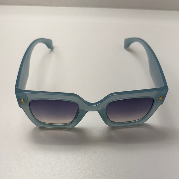 NEW: Blue Gradient Sunglasses - Picture 7 of 8